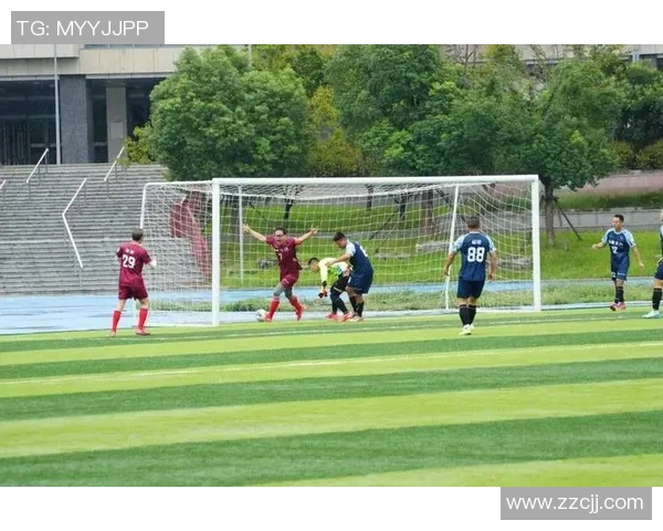 从泥泞球场到世界巅峰他用热爱和汗水踢出不灭的足球梦想