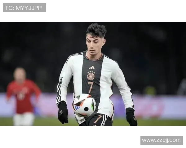 哈弗茨足球球星印花卫衣潮流设计展现个性与运动精神 哈弗茨足球球星印花卫衣潮流设计展现个性与运动精神