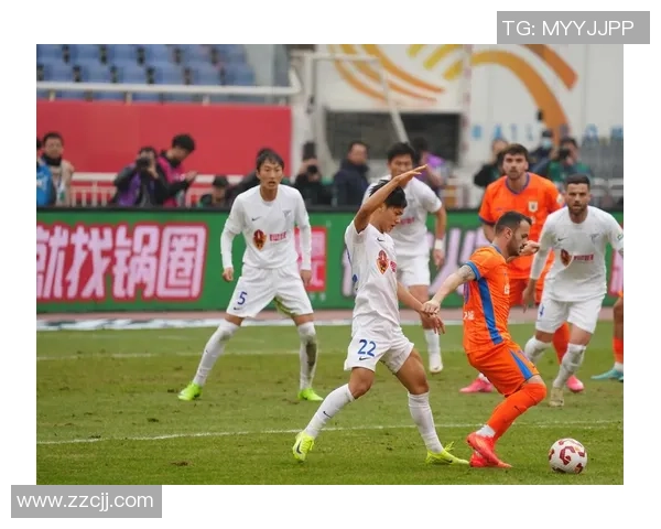 足球帅哥球星赛场落泪瞬间感动无数球迷心灵